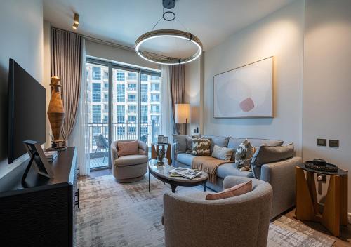 Stunning 1 BR Apartment Burj Khalifa & Dubai mall - image 10