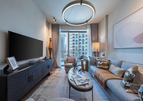 Stunning 1 BR Apartment Burj Khalifa & Dubai mall - image 9
