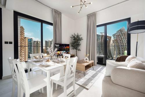 2 Bed | Burj Khalifa View | Canal View | Luxury 