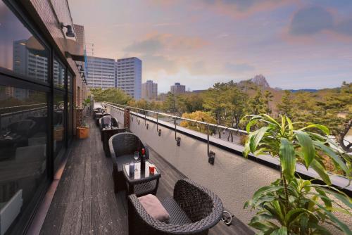 Restaurant, Minamisenri Crystal Hotel in Suita