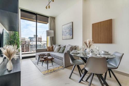 DAYF-AMB Brand New Cozy 1 Bed up to 4 Guests, Dubaj