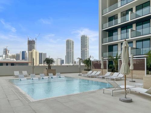 DAYF-AMB Brand New Cozy 1 Bed up to 4 Guests, Dubai (foto 8)