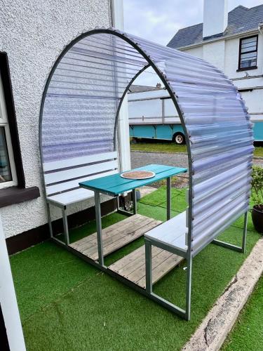 บริการและสิ่งอำนวยความสะดวก, The Nest Hostel Strandhill in สแตรนด์ฮิล