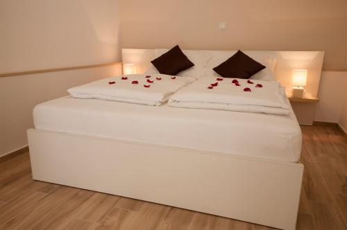 Guest House Bulevar - image 13
