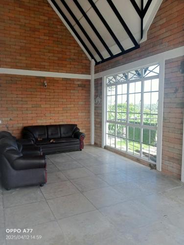 One-Bedroom Apartment image 2