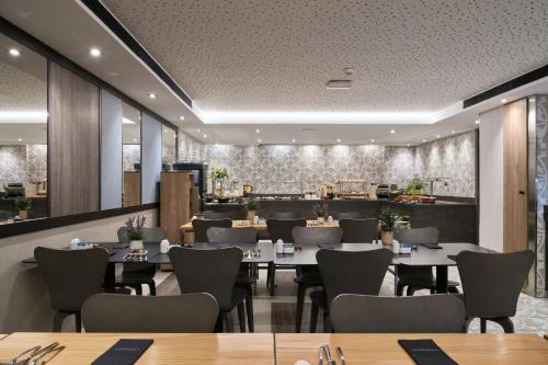 Catalonia Park Güell - image 2