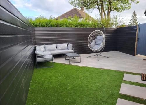 Trendy Studio With A Private Garden in Chatham