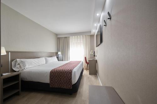 Premium Double Room image 3