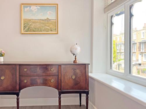 Incredible Luxury Windsor Long Walk 4 Bedroom Home With Free Driveway Parking, Windsor (photo 10)