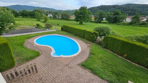 Peldbaseins, L'intemporel - Grand Jardin avec Piscine in Ramonchamp