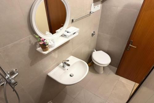 Double Room image 2