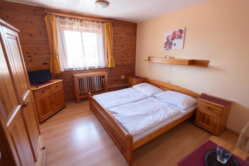 Double Room image 5