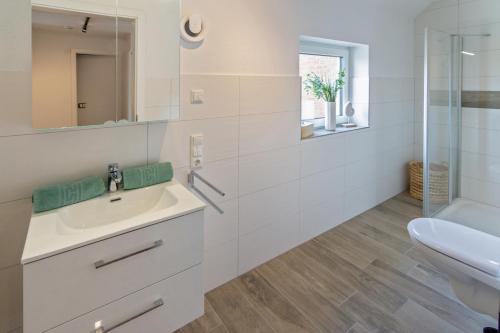 Apartment with Balcony image 8