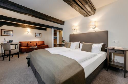 Superior Double Room image 10