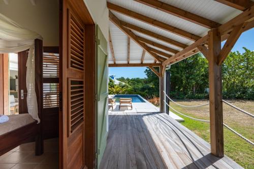 Villa Jacaranda in กัปแตร์-เดอ-มารี-กาล็องต์