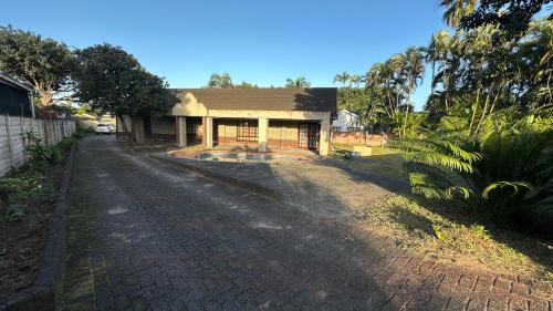 Revelation Accomodation in 理查茲灣中央