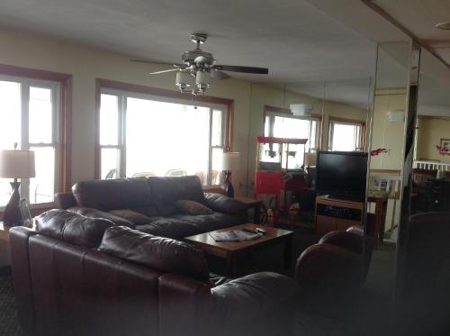 Queen Room with Two Queen Beds and Sofa Bed with Sea View