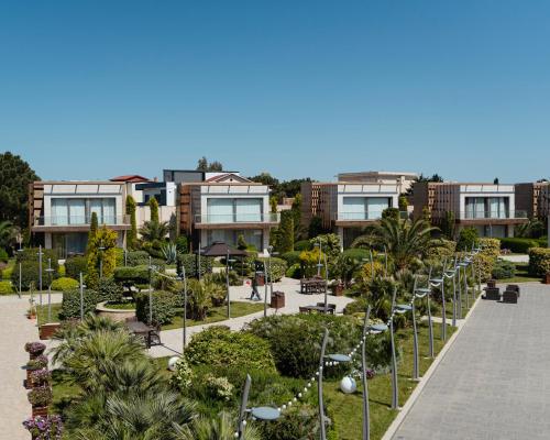 Shani Resort Hotel & Villas