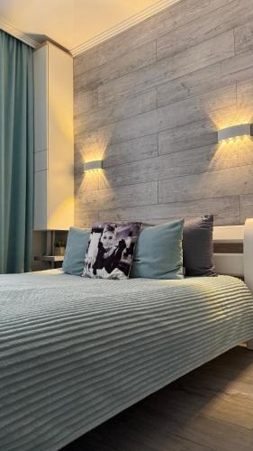 Tiffany Apartment - image 3