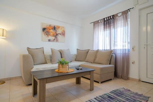 Gialos Coral - 30 meters from sandy beach in Makris Gialos