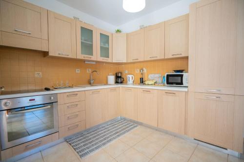 Gialos Coral - 30 meters from sandy beach in Makris Gialos