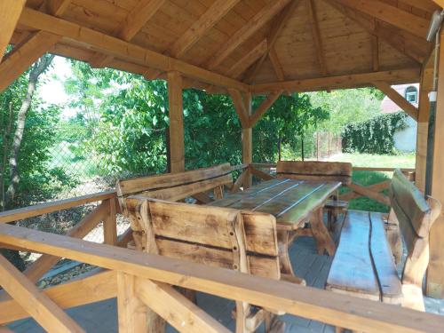 ทัศนียภาพภายนอกโรงแรม, Szárcsa Apartman Sarud (Szarcsa Apartman Sarud) in ซารุด