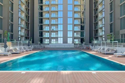 Elegant 1BR Stay in Sobha Creek Luxury Apartment Near Dubai Canal, Dubai (photo 2)