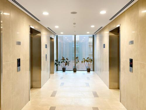 Elegant 1BR Stay in Sobha Creek Luxury Apartment Near Dubai Canal, Dubai (photo 6)
