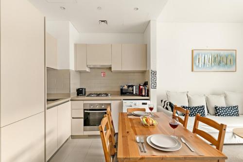 Elegant 1BR Stay in Sobha Creek Luxury Apartment Near Dubai Canal, Dubai (photo 9)