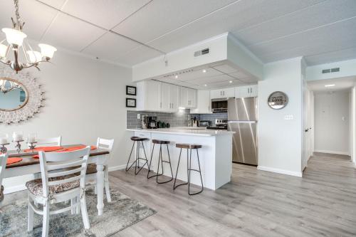 Bayfront Ocean City Condo with Pool and Walk to Boardwalk - image 14