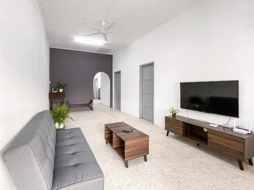 Pearl Cottage - 2min Drive to Lam Wah Ee Hospital