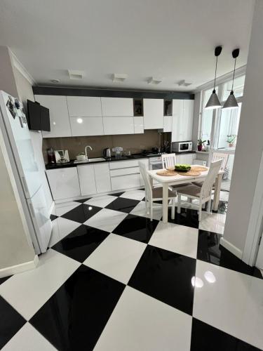 Central Luxe 2BR, Kišiněv