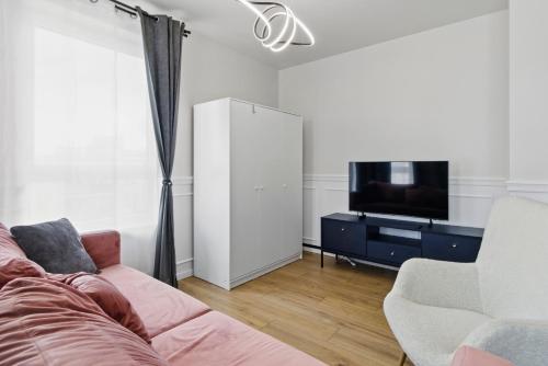 Stylowy apartament z balkonem i panoramą miasta