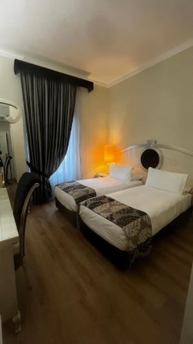 Double or Twin Room image 10