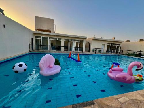 Zwembad, شاليهات غزايل - Ghazayel Chalets near King Khalid International Airport