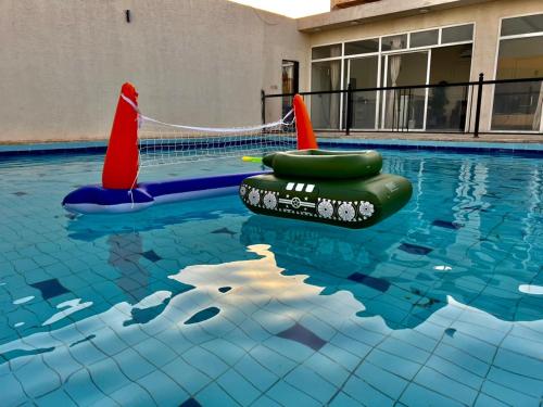 Zwembad, شاليهات غزايل - Ghazayel Chalets near King Khalid International Airport