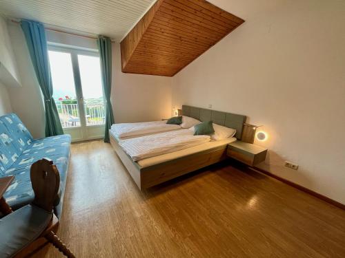 Double Room with Private External Bathroom