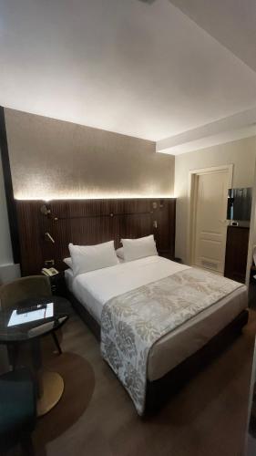 Double Room (1 Adult) image 6