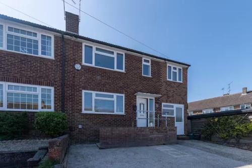 Stylish and comfortable 4-Bedroom Retreat in the Heart of Chelmsford