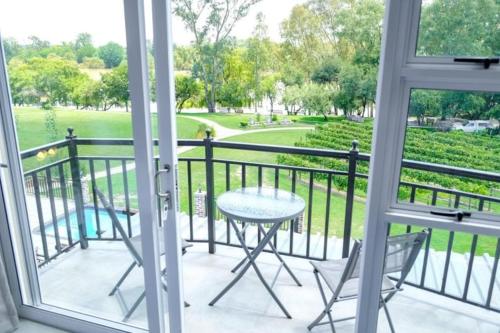 Pont de Val Riverside accommodation, Parys