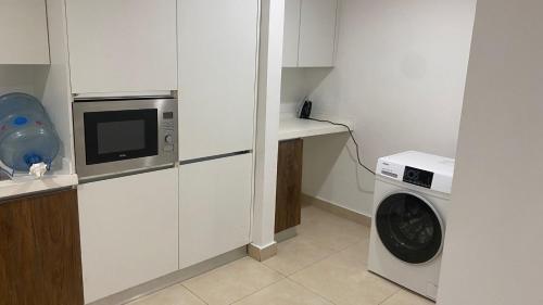 One-Bedroom Apartment image 5