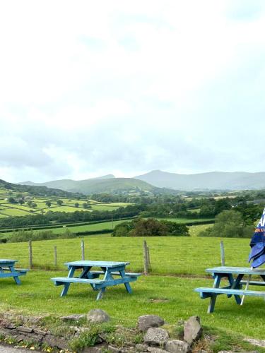 The Old Ford inn in บรีคอน