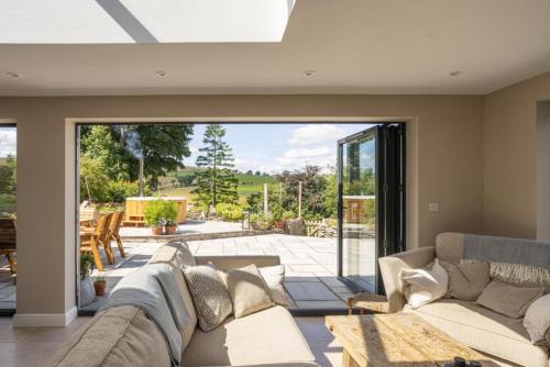 Hen Llwyn by Birch Stays New Home in Lansilina