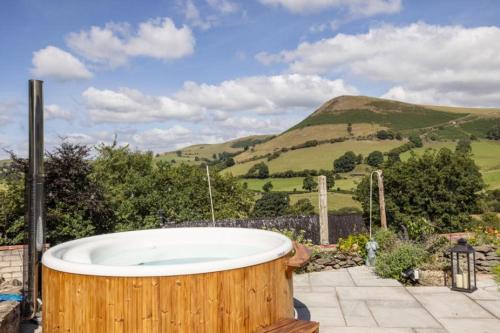 Hen Llwyn by Birch Stays New Home in Lansilina