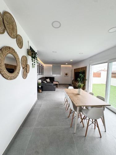 Konyha, Villas tesoro del pirata in Barrio Nuevo