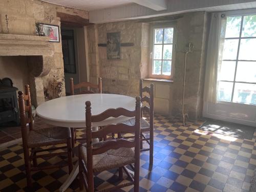 2 Bed apartment on the Dordogne River in Saint-Seurin-De-Prats