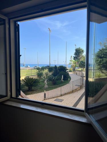  Bilocale vista mare sul lungomare, Unterkunft in Siderno Marina