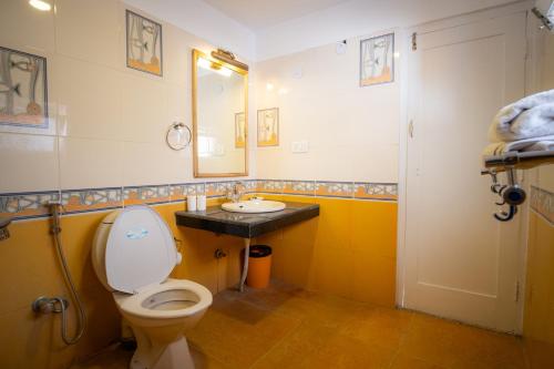 Standard Double or Twin Room image 2