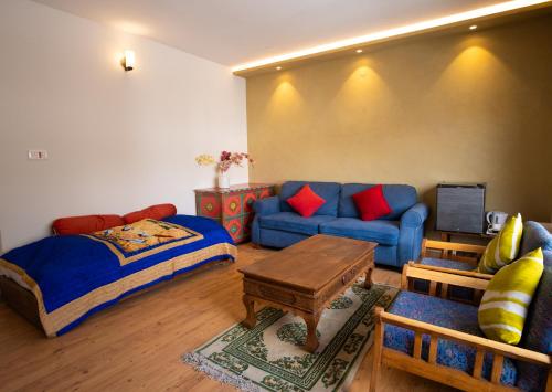 Two-Bedroom Suite image 9