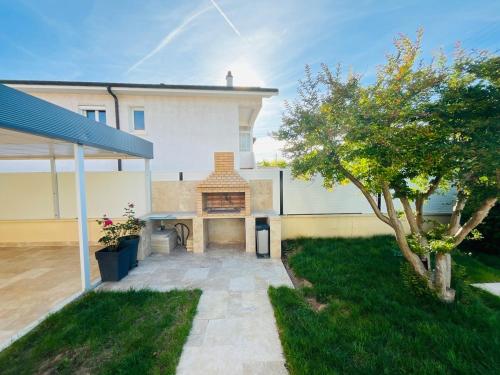 La Villa Lumière (La Villa Lumiere) in Bourg-les-Valence